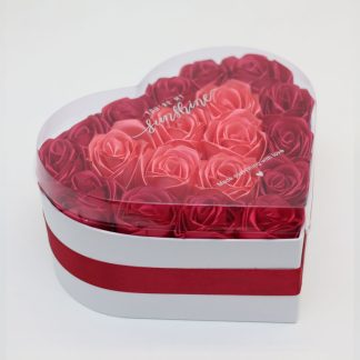 Bordový a koralový saténový květinový box se srdcem z růží - "PREMIUM"