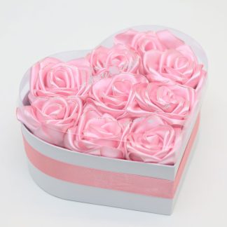 Růžový saténový květinový box se srdcem z růží - "MEDIUM"